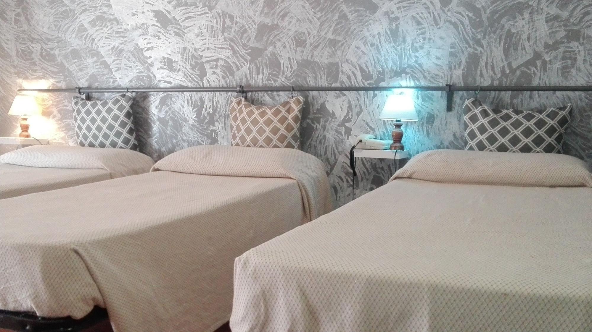 Hotel Cinecitta Rome Bagian luar foto