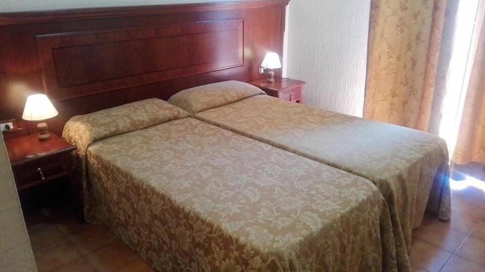 Hotel Cinecitta Rome Bagian luar foto