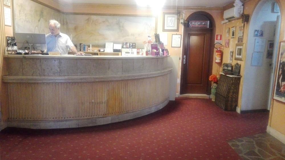 Hotel Cinecitta Rome Bagian luar foto