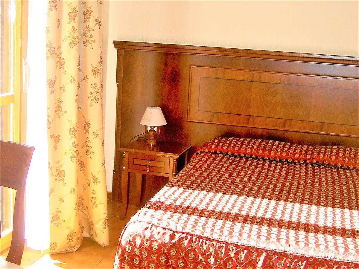 Hotel Cinecitta Rome Bagian luar foto
